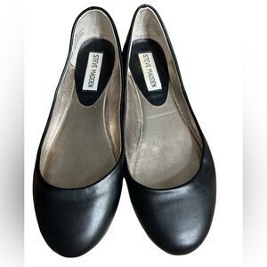 STEVE MADDEN Women  size 7, Black Ballet flats , ballerina shoes,slip on .